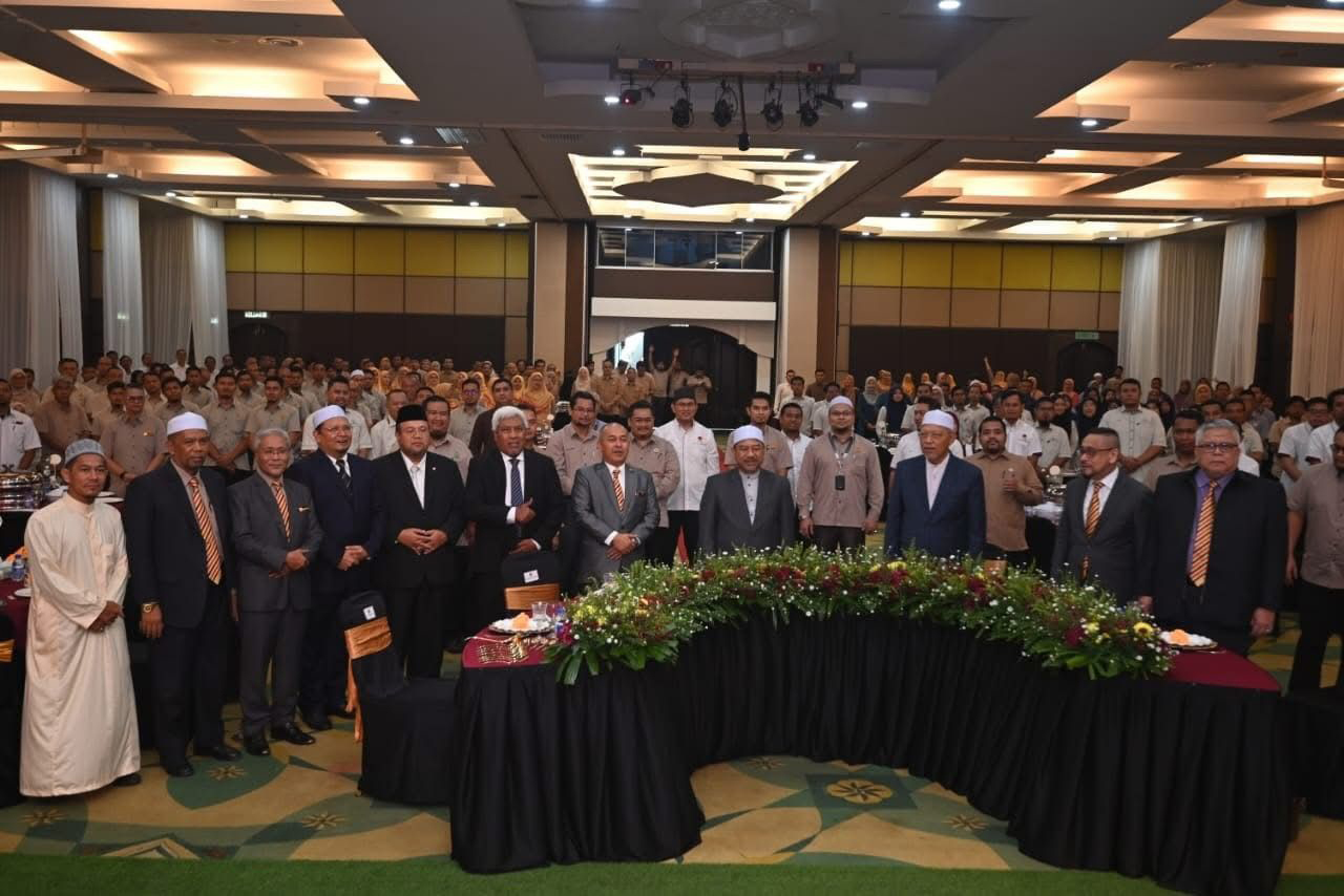 SYARIKAT LADANG SUNGAI TERAH SDN BHD TERIMA PENARAFAN LIMA BINTANG KUMPULAN PKINK TAHUN 2024