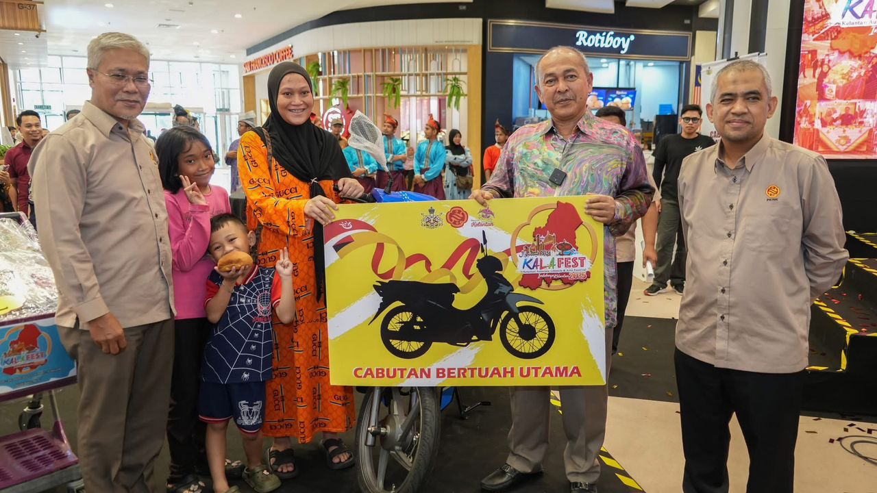 DATO' SR KETUA PEGAWAI EKSEKUTIF KUMPULAN MERASMIKAN MAJLIS PENUTUP KALAFEST INDAHNYA KELANTAN 2025 