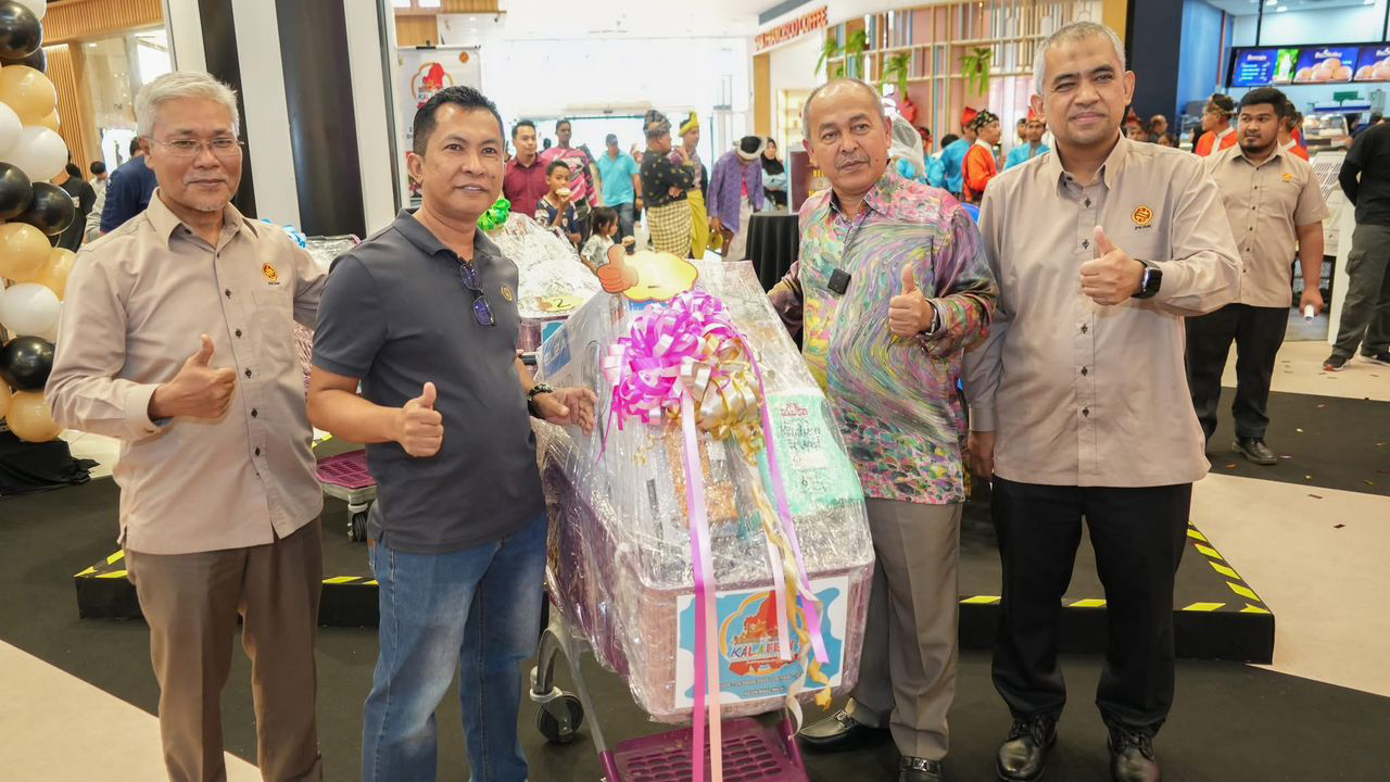 DATO' SR KETUA PEGAWAI EKSEKUTIF KUMPULAN MERASMIKAN MAJLIS PENUTUP KALAFEST INDAHNYA KELANTAN 2025 