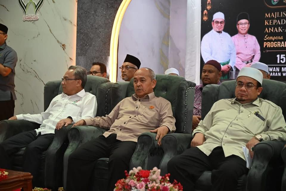 PKINK TURUT MENYAMPAIKAN SUMBANGAN KASIH KEPADA ASNAF, ARMALAH DAN ANAK YATIM